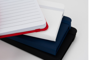 Notes z zakładką i gumką